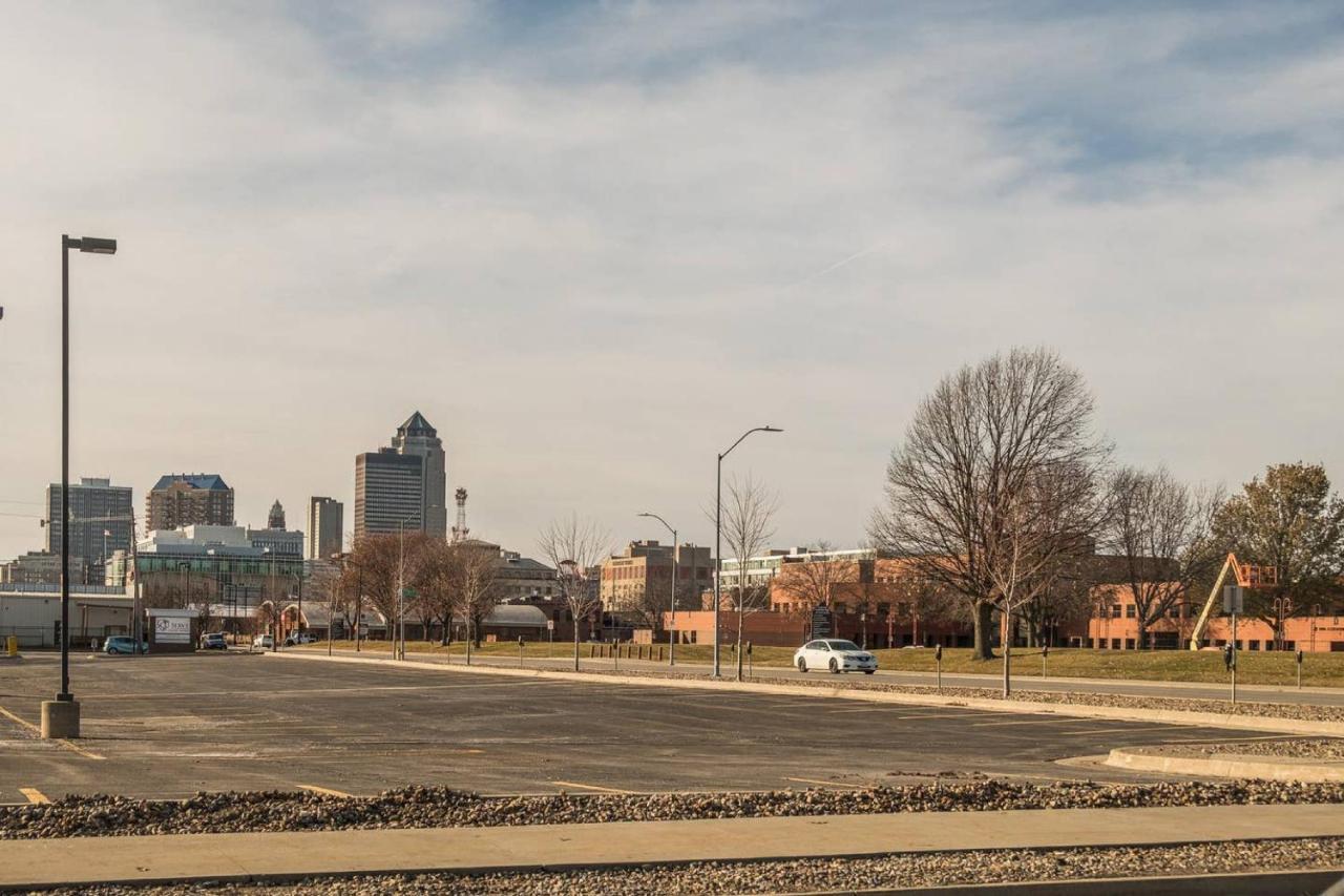 Frontdesk Confluence On 3Rd Apt Downtown Riverwalk Trails Des Moines Buitenkant foto